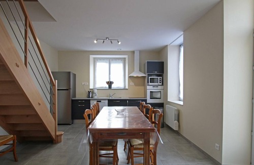 Ardevon Cottage | Terraced house in Pontorson with WiFi, pet-friendly, and parking