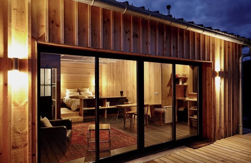 Aramits House | Thoreau Suite - A Large Studio With Mountain Views