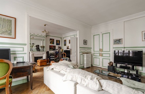 Quinze-Vingts Apartment | The Artist’s Abode, by Veeve