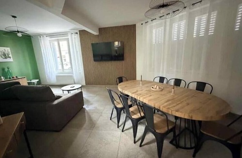 Aillant-sur-Tholon House | The Authentic One