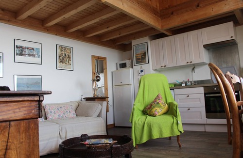 Plouharnel Apartment | the cabin appt in house of customs 4 pers. view and direct access sea