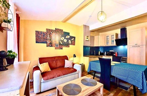 Saint-Jean Apartment | The COCOONING Charm and comfort in a bright studio apartment