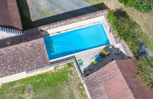 Mayac House | The East Wing – Historic Elegance and Modern Comfort at Château de Mayac with Shared Pool