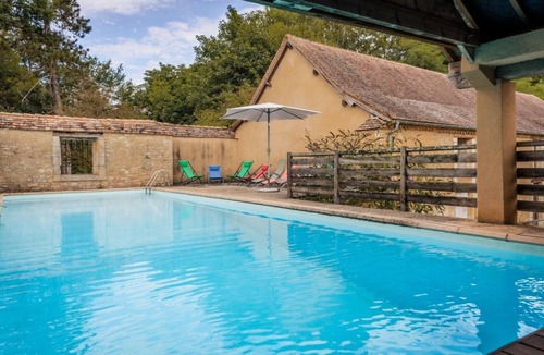 Mayac House | The East Wing – Historic Elegance and Modern Comfort at Château de Mayac with Shared Pool