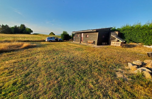 Saint-Gervais-sous-Meymont Ski Chalet | The cabin on the hill