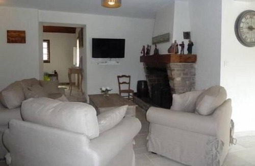 Arrien-en-Bethmale Cottage | The gite offers pretty views of Bethmale Valley and the mountains