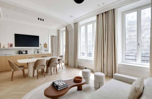 Les Halles Apartment | The Lander - Serviced 2BR/2BA - Louvre-Rivoli II