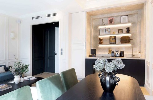 Les Halles Apartment | The Lander - Serviced 2BR/2BA - Louvre-Rivoli V