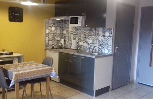 Aiguihe Apartment | The Little Dyke at the foot of the Aiguilhe Rock