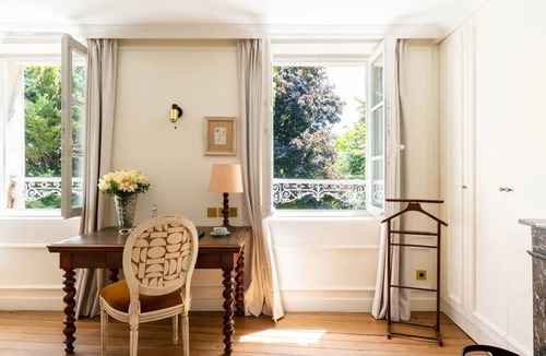 Vendrest House | The Mansion and Its Annex