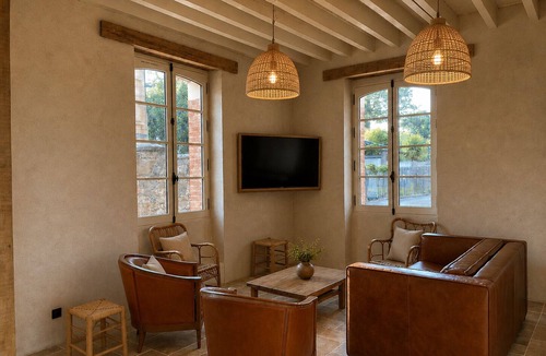 Rotheneuf-Le Pont House | The Rothéneuf Post Office, a 2-minute walk from the beach.