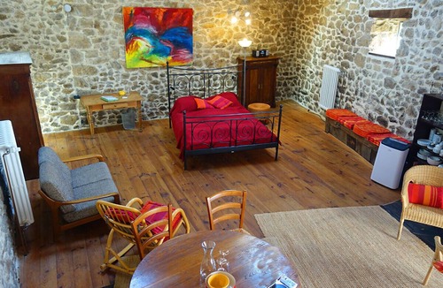 Laboule Apartment | The rugged mountains of the Ardèche, a cottage in an old barn, with air conditioning!