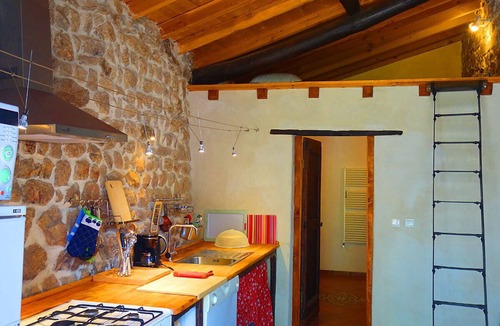 Laboule Apartment | The rugged mountains of the Ardèche, a cottage in an old barn, with air conditioning!