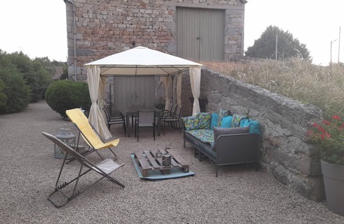 Chambon-le-Chateau Bed & Breakfast | They dreamed about it. Bed and breakfast at Chambon le Château in Margeride.