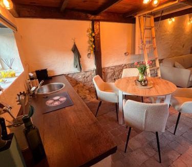 Louroux-Bourbonnais House | Tiny Gite La Petite Grue