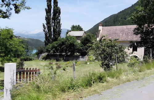 Monestier-d'Ambel House | Tiny Home 'Gîte La Roulotte du Mas du Lac' with Lake View, Shared Pool and Wi-Fi