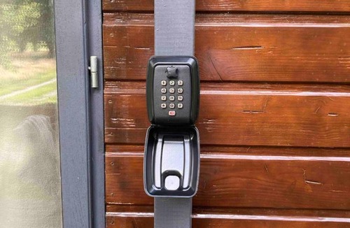 Chanzeaux House | Tiny House Insolite avec Escape Game