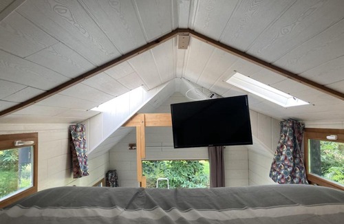 Chanzeaux House | Tiny House Insolite avec Escape Game