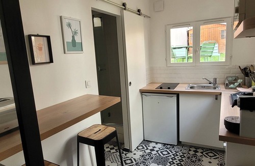 Saint-Mande Apartment | Tiny house with garden