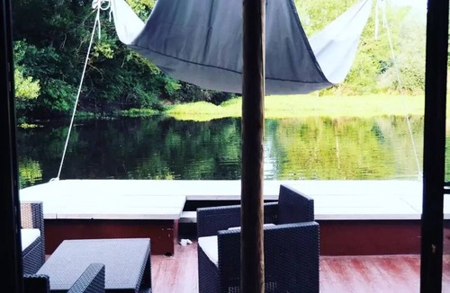 Molinet Cabin | Toue Cabanée at anchor - Houseboat for 5 people