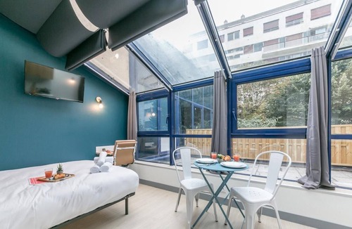 Passy Apartment | Tour Eiffel - Nicolo 25: cosy apartment for 2