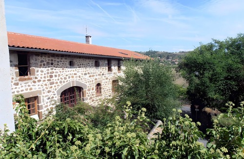 Polignac Bed & Breakfast | “Tournesols” Guest Room with Shared Terrace, Garden, and Wi-Fi