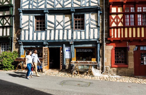 Treguier Apartment | Tréguier Town Centre - Charm and Cathedral View