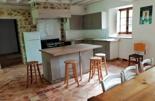 Chailland House | Traditional 18th-century farmhouse renovated in 2022