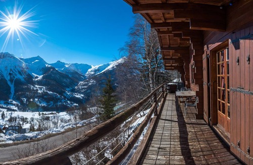 Orcieres-Merlette Ski Chalet | Traditional chalet high capacity wood cottage