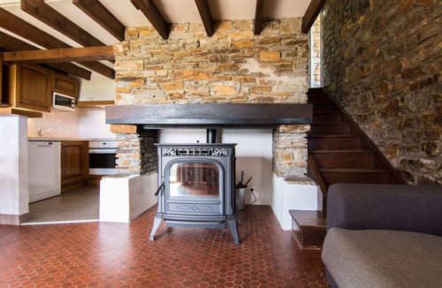 Barre-des-Cevennes House | Traditional 4/6 person gîte in the Cevennes with swimming pool