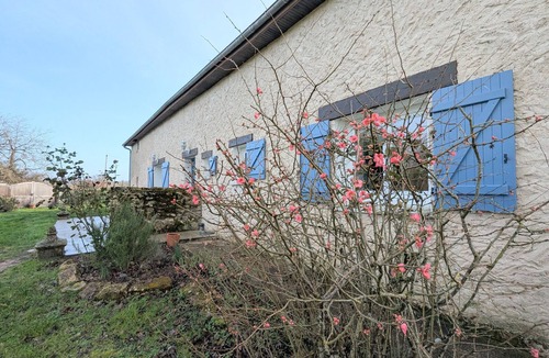 Nuret-le-Ferron Cottage | Tranquil Cottage, 3 Bedrooms, Enclosed Garden