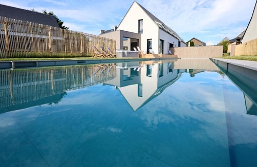 Etel Villa | TRILIV 1 - Accès Piscine 25m & Jacuzzi