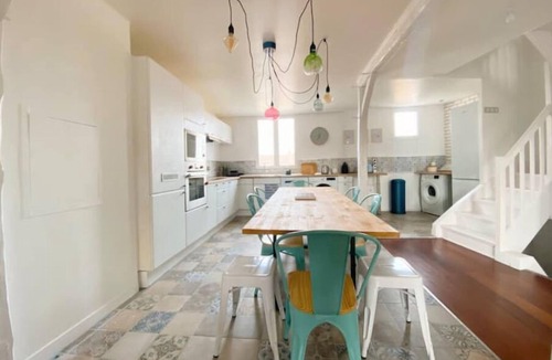 Lognes Apartment | Triplex Cosy à 3 min du RER A et 15 min de Disney