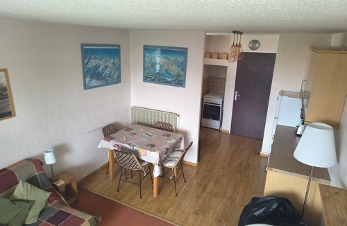 Mont-de-Lans Apartment | Two Bedroom Apartment 50 Metres from the Slopes with Stunning Alpine Views