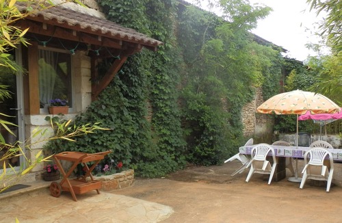 Puy-l'Eveque Cottage | Two country cottages (restored barn), at the end of an old farm.