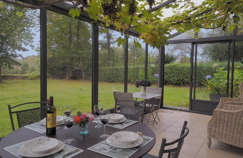 Le Cloitre-Saint-Thegonnec Cottage | Ty Ar Pennduig - Lovely restored stone cottage set in peaceful countryside