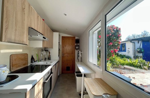 Quiberon House | Ty Camelia-Draps included-4p-Wifi-Enclosed garden