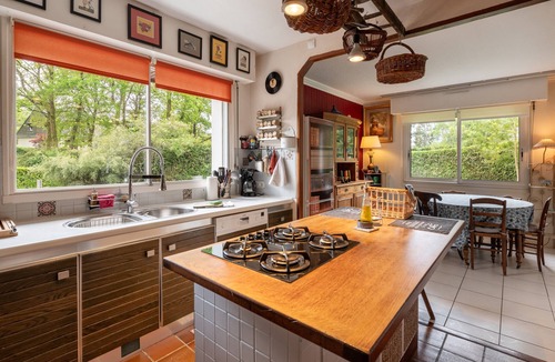 Saint-Nolff House | Ty Clafout Holiday Home: Near Vannes, Wi-Fi & Parking