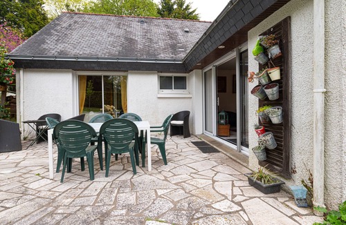 Saint-Nolff House | Ty Clafout Holiday Home: Near Vannes, Wi-Fi & Parking