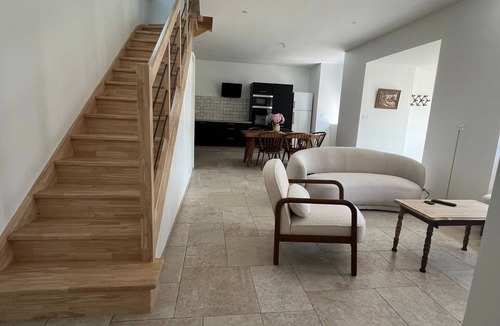 Saint-Pabu House | Ty Mamie Spa Holiday Home – Private Terrace, Garden & Wi-Fi, 700m from the Beach