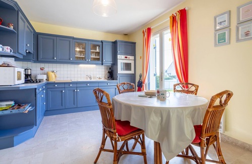 Guilvinec House | Ty Mamm – 5 min from Beach – 3 Bedrooms – Sleeps 6