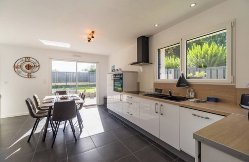 Pordic House | Ty Menez: New house close to shops and beaches
