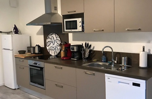 La Tremblade House | Typical Charentais house, 10 minutes from the sea, market and cycle path.