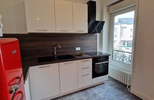 Nord - Gare House | Typical Mans house, renovated, quiet, with exterior - In the centre - 8 places