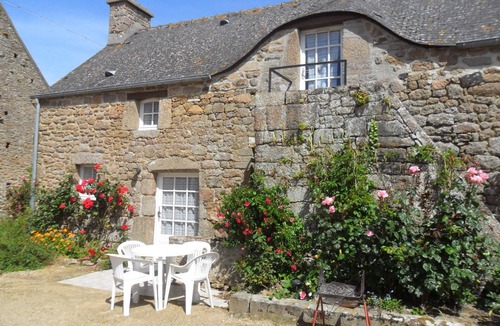Vrasville Cottage | Typical Normandy house 4 people, pets allowed, parking, near the sea
