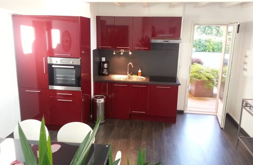 Saint-Vincent-de-Tyrosse Cottage | Tyrossaise villa with heated pool near ocean