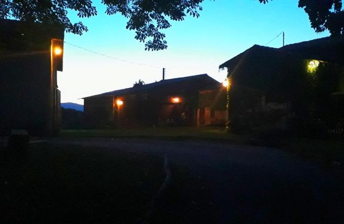 Saint-Romain-de-Surieu House | Une pause sur la colline