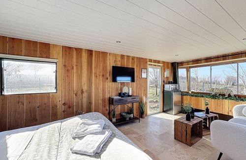 Vic-le-Comte Apartment | Unique Cabane 4 spa Centre Équestre & Snack