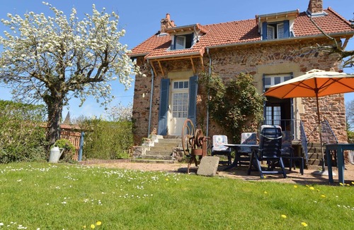 Saint-Honore-les-Bains House | Unique holiday home in Saint-Honoré-les-Bains