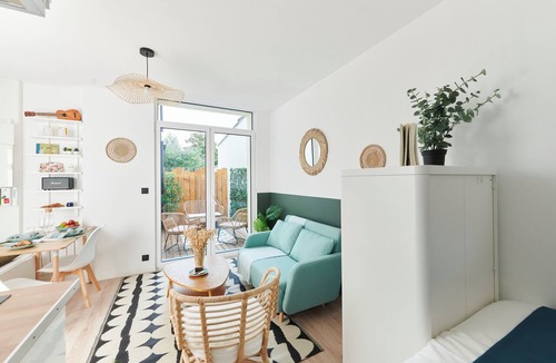 Ronchin Apartment | Univers Studio with a private terrace, 2' from Lille